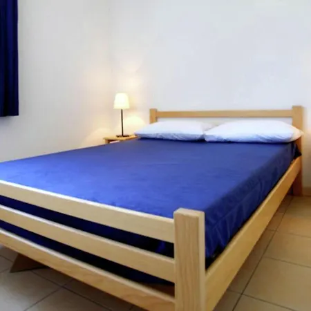 Apartment Beautiful With Garden In Ocean *