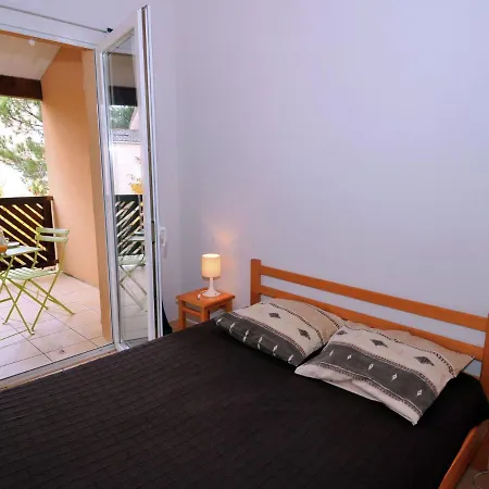 Beautiful With Garden In Ocean Apartment